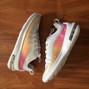 Nike’s worn a few times to the gym Good condition